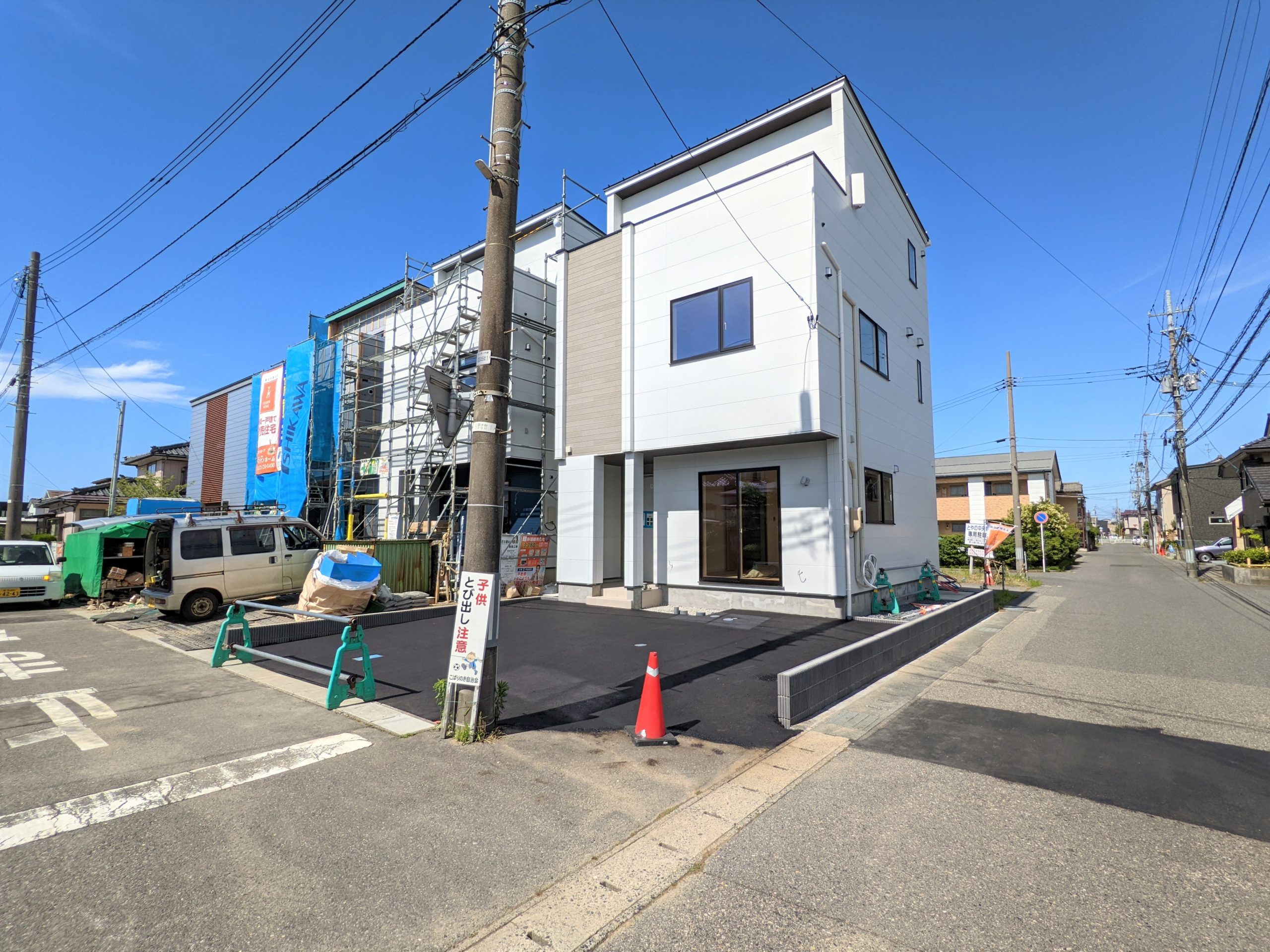 中央区鳥屋野A棟 / 女池ICまで車で2分！人気のエリアに建つ3階建ての住宅♪のイメージ画像